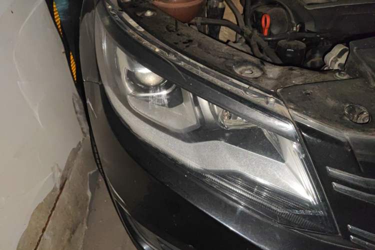 Used Volkswagen Tiguan 2013 1.8TSI Automatic Two-Wheel Drive Trend Edition Right Front Headlight