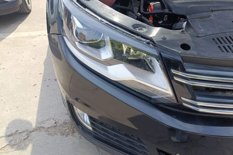 Used Volkswagen Tiguan 2013 1.8TSI Automatic Two-Wheel Drive Luxury Model Right Front Headlight