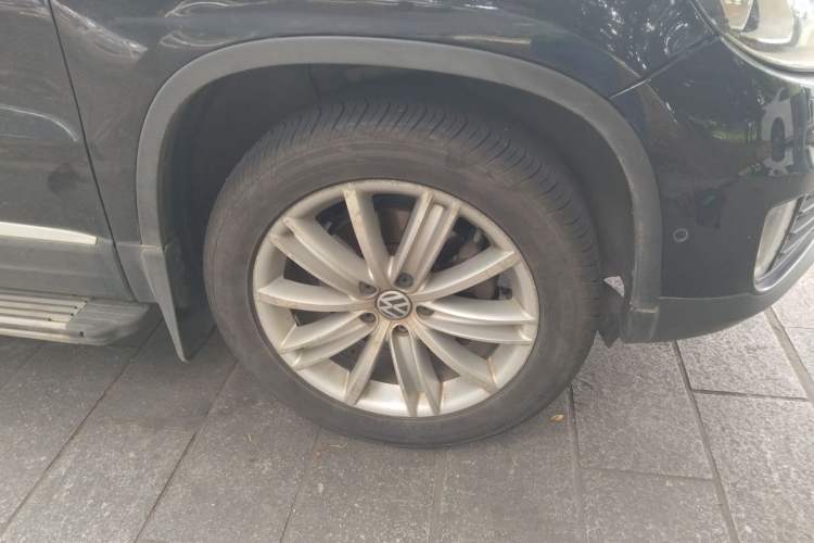 Used Volkswagen Tiguan 2013 2.0 TSI Automatic All-Wheel-Drive Flagship Edition Right Front Wheel Hub