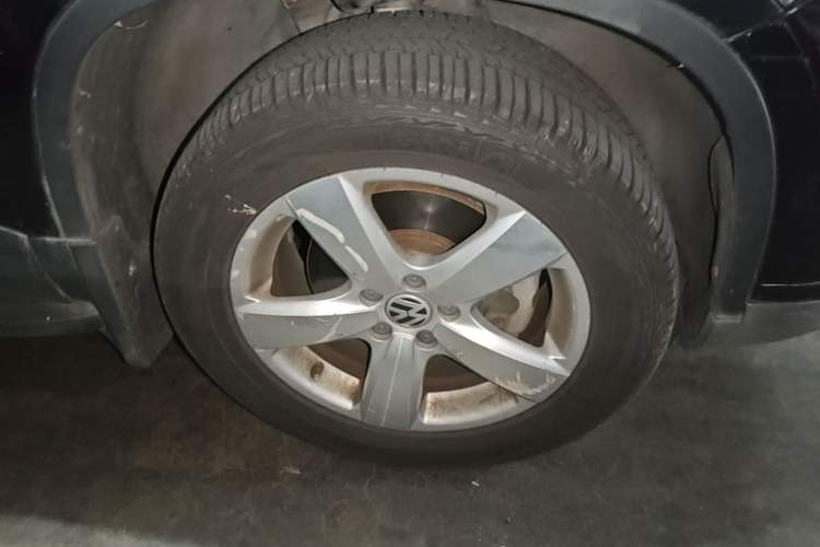Used Volkswagen Tiguan 2013 1.8 TSI Automatic Two-Wheel Drive Comfort Edition Right Front Wheel Hub