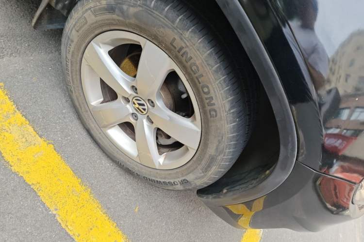 Used Volkswagen Tiguan 2013 1.8TSI Automatic Two-Wheel Drive Trend Edition Right Front Wheel Hub