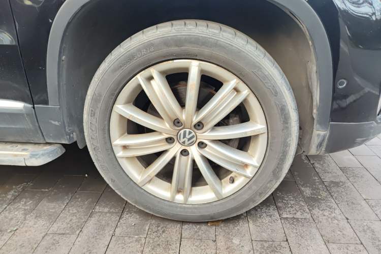 Used Volkswagen Tiguan 2013 2.0 TSI Automatic All-Wheel-Drive Flagship Edition Right Front Wheel Hub
