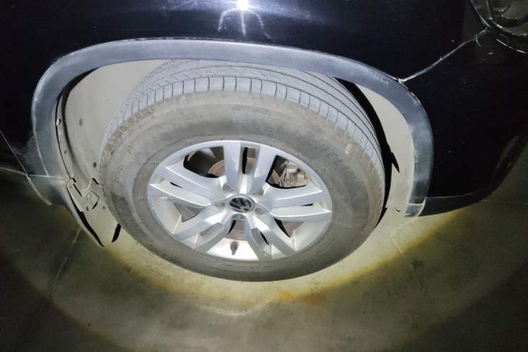 Used Volkswagen Tiguan 2013 1.8TSI Automatic Two-Wheel Drive Trend Edition Right Front Wheel Hub