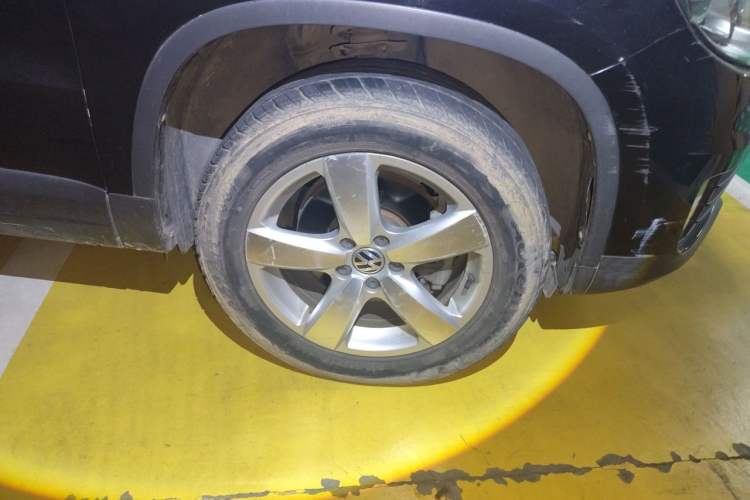 Used Volkswagen Tiguan 2013 1.8 TSI Automatic Two-Wheel Drive Comfort Edition Right Front Wheel Hub