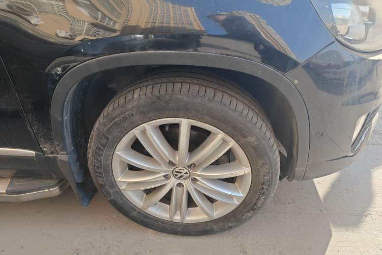Used Volkswagen Tiguan 2013 2.0 TSI Automatic All-Wheel-Drive Flagship Edition Right Front Wheel Hub
