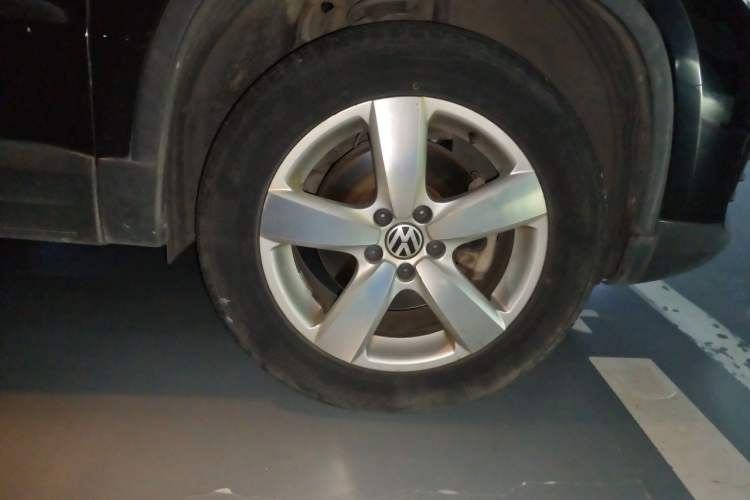 Used Volkswagen Tiguan 2013 1.8 TSI Automatic Two-Wheel Drive Comfort Edition Right Front Wheel Hub