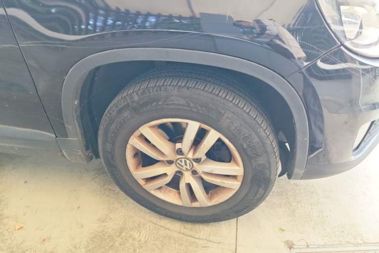 Used Volkswagen Tiguan 2013 1.8TSI Automatic Two-Wheel Drive Trend Edition Right Front Wheel Hub