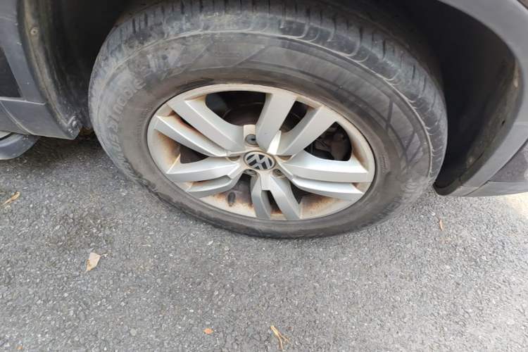 Used Volkswagen Tiguan 2013 1.8TSI Automatic Two-Wheel Drive Trend Edition Right Front Wheel Hub