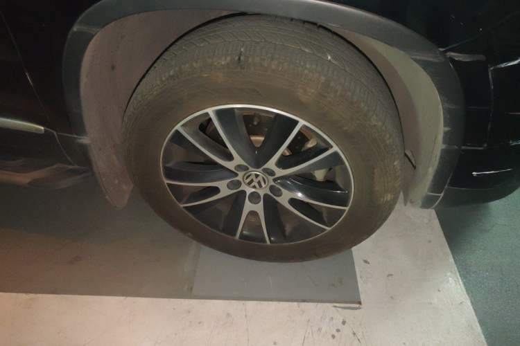 Used Volkswagen Tiguan 2013 1.8TSI Automatic Two-Wheel Drive Luxury Model Right Front Wheel Hub
