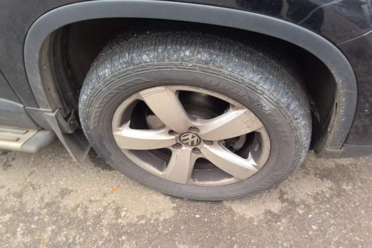Used Volkswagen Tiguan 2013 1.8 TSI Automatic Two-Wheel Drive Comfort Edition Right Front Wheel Hub