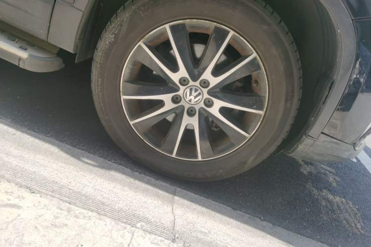Used Volkswagen Tiguan 2013 1.8TSI Automatic Two-Wheel Drive Luxury Model Right Front Wheel Hub