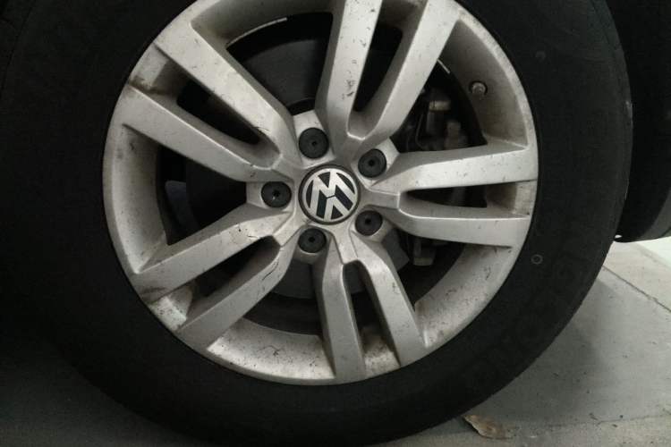 Used Volkswagen Tiguan 2013 1.8TSI Automatic Two-Wheel Drive Trend Edition Right Front Wheel Hub