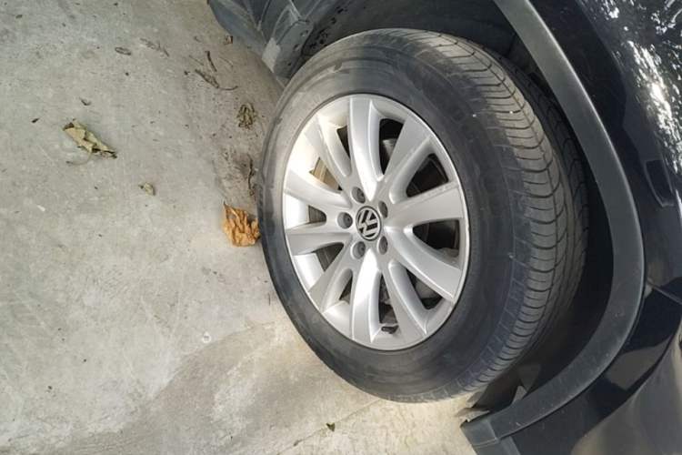 Used Volkswagen Tiguan 2013 1.8 TSI Automatic Two-Wheel Drive Comfort Edition Right Front Wheel Hub