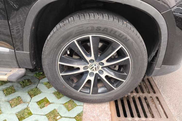 Used Volkswagen Tiguan 2013 1.8TSI Automatic Two-Wheel Drive Luxury Model Right Front Wheel Hub