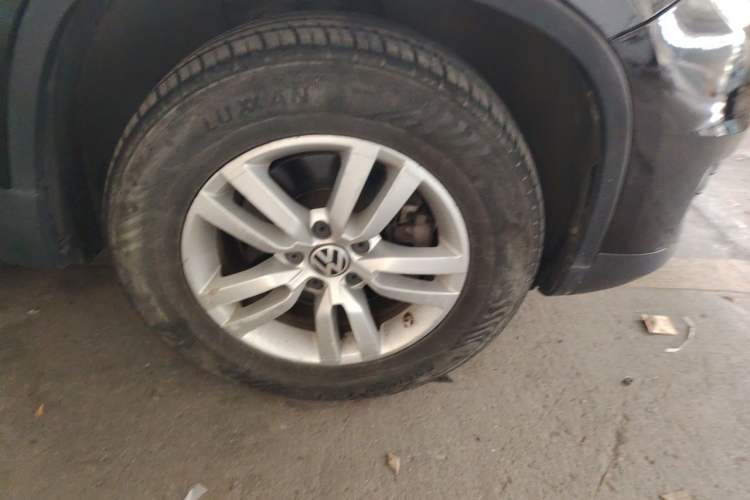 Used Volkswagen Tiguan 2013 1.8TSI Automatic Two-Wheel Drive Trend Edition Right Front Wheel Hub