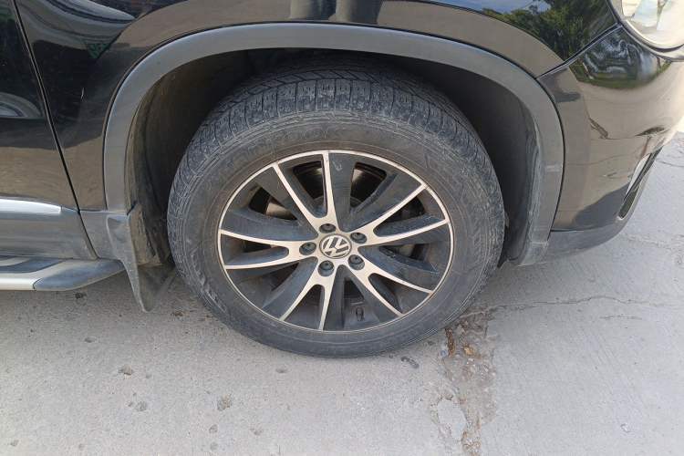 Used Volkswagen Tiguan 2013 1.8TSI Automatic Two-Wheel Drive Luxury Model Right Front Wheel Hub