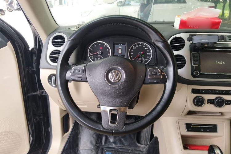 Used Volkswagen Tiguan 2013 2.0 TSI Automatic All-Wheel-Drive Flagship Edition Steering Wheel