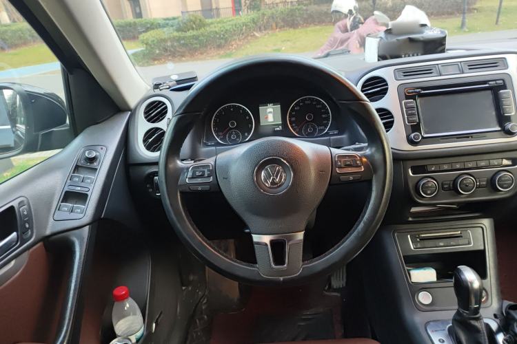 Used Volkswagen Tiguan 2013 2.0 TSI Automatic All-Wheel-Drive Flagship Edition Steering Wheel