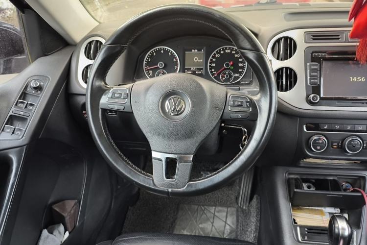 Used Volkswagen Tiguan 2013 1.8 TSI Automatic All-Wheel Drive Luxury Model Steering Wheel