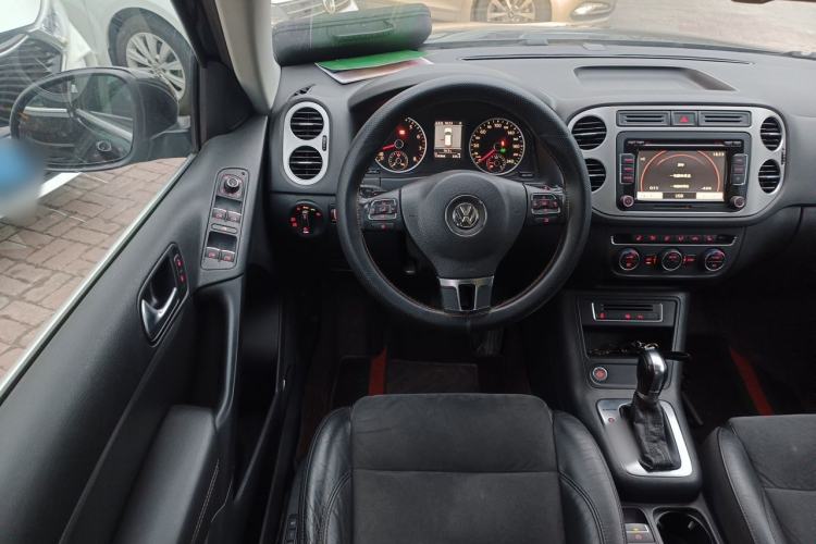 Used Volkswagen Tiguan 2013 2.0 TSI Automatic All-Wheel-Drive Flagship Edition Steering Wheel