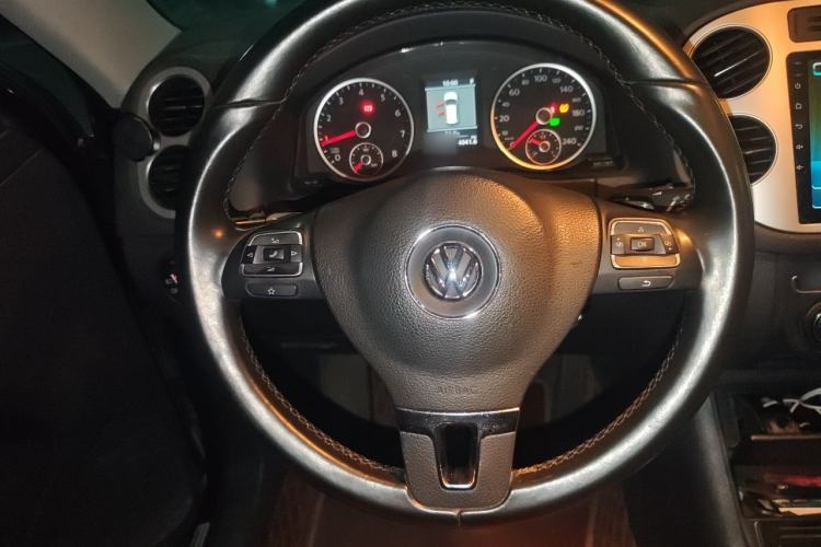 Used Volkswagen Tiguan 2013 1.8TSI Automatic Two-Wheel Drive Luxury Model Steering Wheel