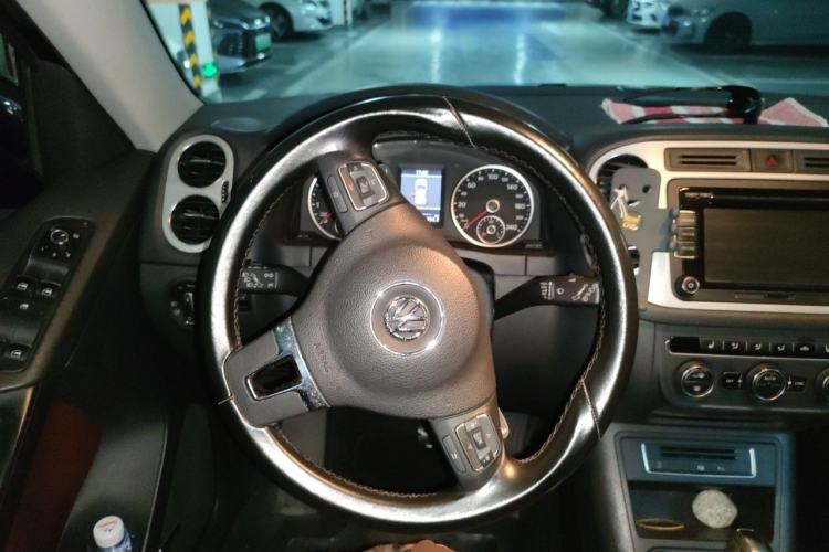Used Volkswagen Tiguan 2013 2.0 TSI Automatic All-Wheel-Drive Flagship Edition Steering Wheel