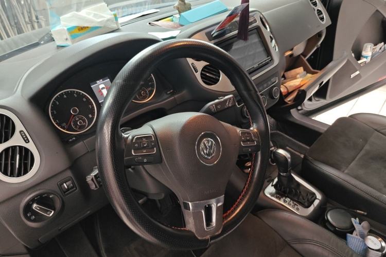 Used Volkswagen Tiguan 2013 2.0 TSI Automatic All-Wheel-Drive Flagship Edition Steering Wheel