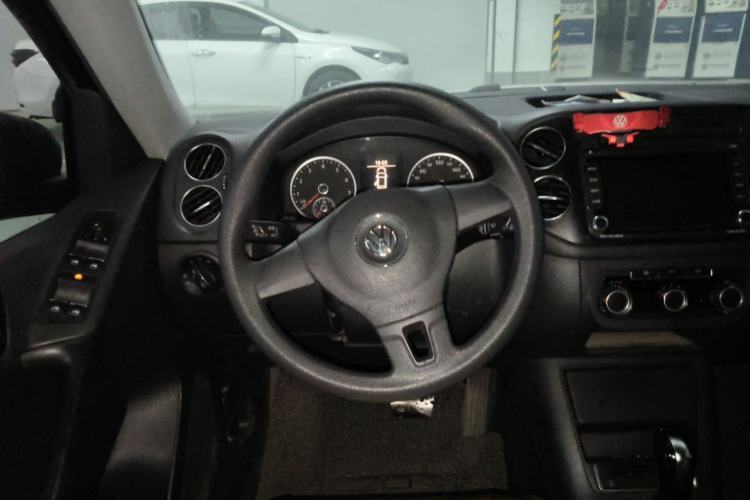 Used Volkswagen Tiguan 2013 1.8TSI Automatic Two-Wheel Drive Trend Edition Steering Wheel