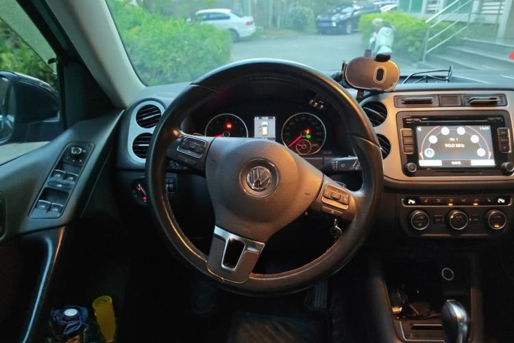Used Volkswagen Tiguan 2013 1.8TSI Automatic Two-Wheel Drive Luxury Model Steering Wheel