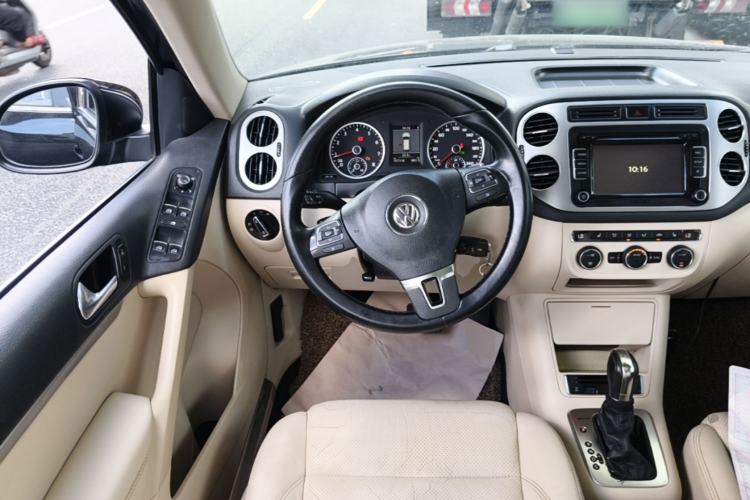 Used Volkswagen Tiguan 2013 1.8 TSI Automatic All-Wheel Drive Luxury Model Steering Wheel
