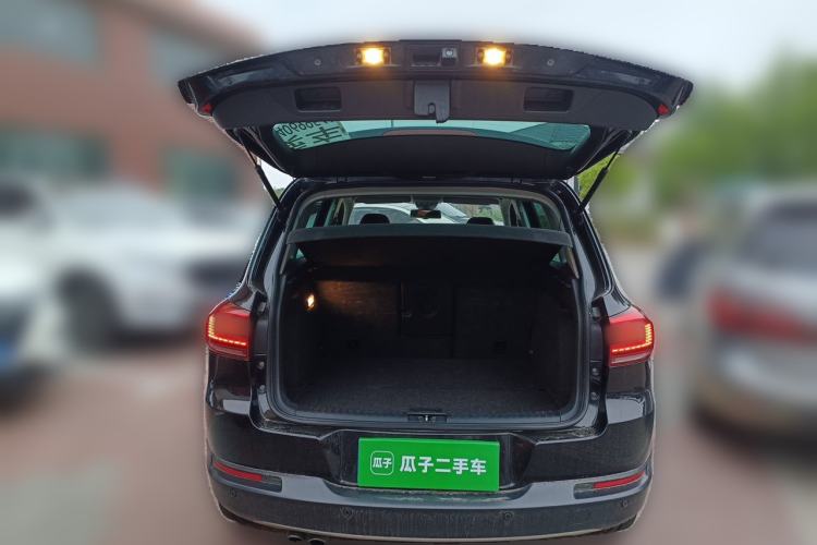 Used Volkswagen Tiguan 2013 2.0 TSI Automatic All-Wheel-Drive Flagship Edition Trunk