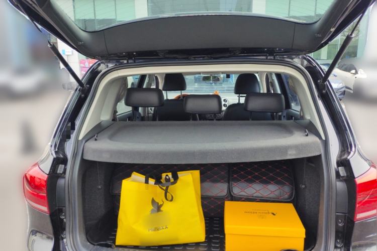 Used Volkswagen Tiguan 2013 2.0 TSI Automatic All-Wheel Drive Luxury Edition Trunk