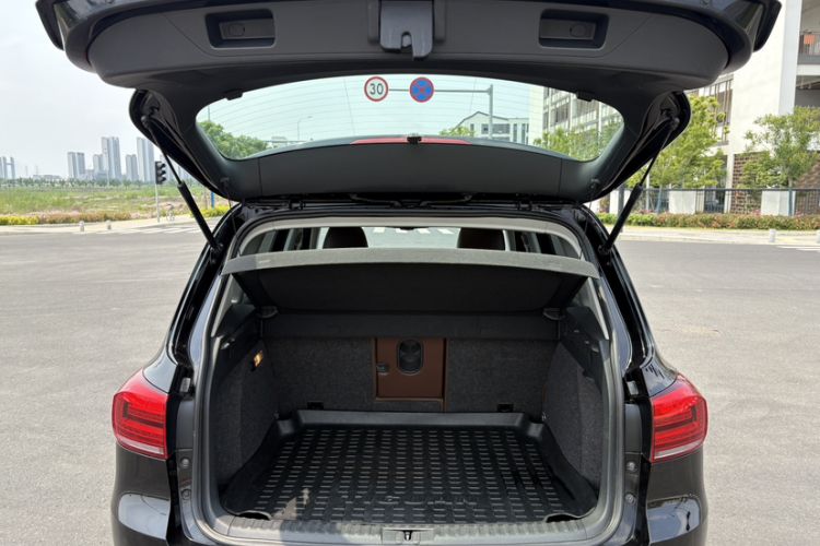 Used Volkswagen Tiguan 2013 1.8TSI Automatic Two-Wheel Drive Luxury Model Trunk
