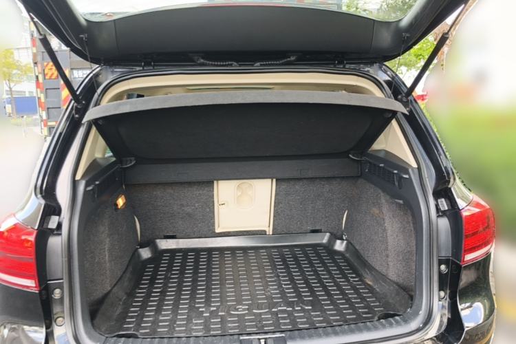 Used Volkswagen Tiguan 2013 1.8 TSI Automatic All-Wheel Drive Luxury Model Trunk