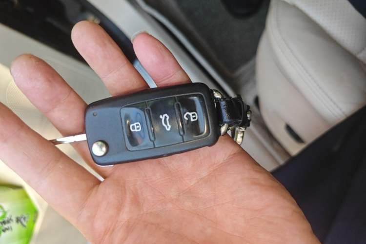 Used Volkswagen Tiguan 2013 2.0 TSI Automatic All-Wheel Drive Luxury Edition Vehicle Key