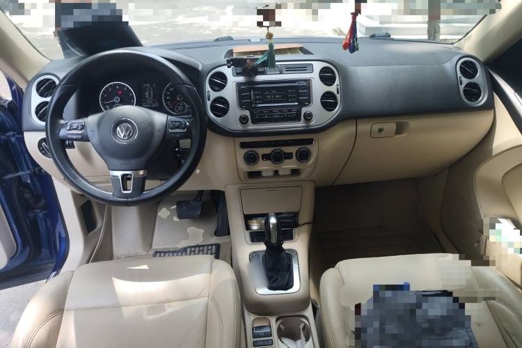 Used Volkswagen Tiguan 2013 1.8 TSI Automatic Two-Wheel Drive Comfort Edition Center Console