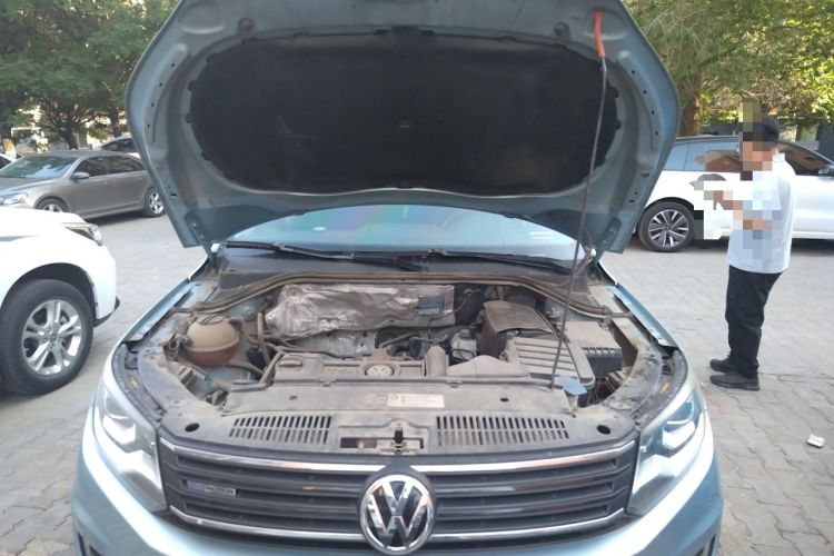 Used Volkswagen Tiguan 2013 1.4 TSI Manual Two-Wheel Drive BlueMotion Edition Engine Bay