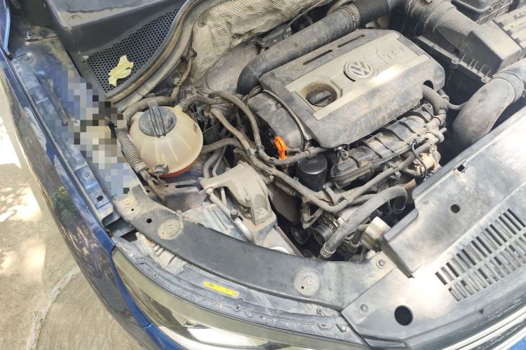 Used Volkswagen Tiguan 2013 1.8 TSI Automatic Two-Wheel Drive Comfort Edition Engine Bay Right