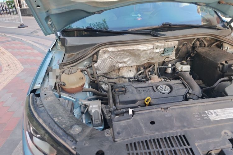Used Volkswagen Tiguan 2013 1.4 TSI Manual Two-Wheel Drive BlueMotion Edition Engine Bay Right