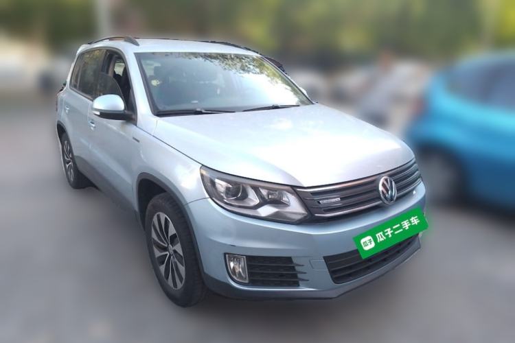 Used Volkswagen Tiguan 2013 1.4 TSI Manual Two-Wheel Drive BlueMotion Edition Front Right 45 Deg