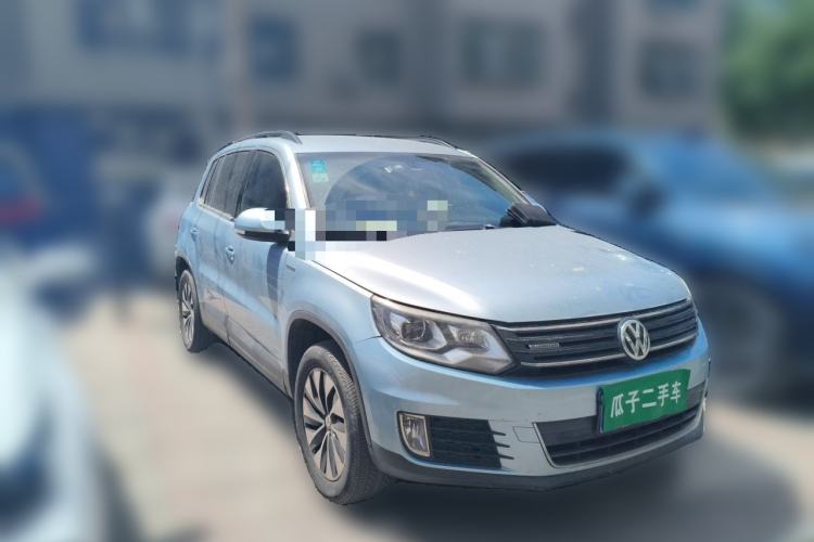 Used Volkswagen Tiguan 2013 1.4 TSI Manual Two-Wheel Drive BlueMotion Edition Front Right 45 Deg