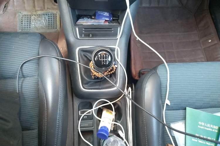 Used Volkswagen Tiguan 2013 1.4 TSI Manual Two-Wheel Drive BlueMotion Edition Gear Lever