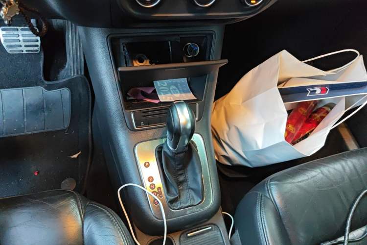 Used Volkswagen Tiguan 2013 1.8 TSI Automatic Two-Wheel Drive Comfort Edition Gear Lever