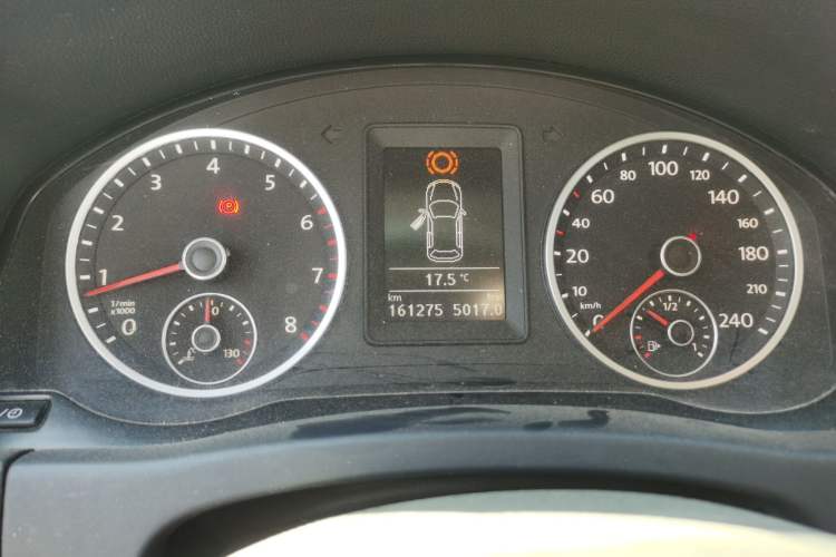 Used Volkswagen Tiguan 2013 1.4 TSI Manual Two-Wheel Drive BlueMotion Edition Instrument Cluster