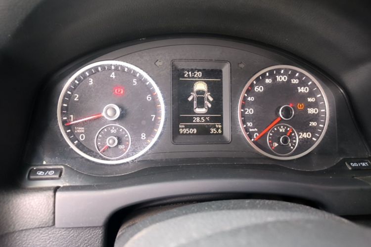 Used Volkswagen Tiguan 2013 1.4 TSI Manual Two-Wheel Drive BlueMotion Edition Instrument Cluster