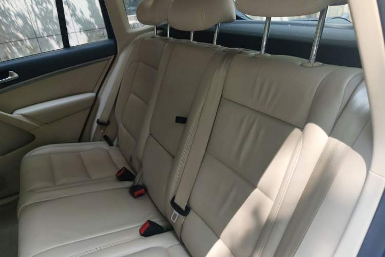 Used Volkswagen Tiguan 2013 1.8 TSI Automatic Two-Wheel Drive Comfort Edition Left Rear Seat