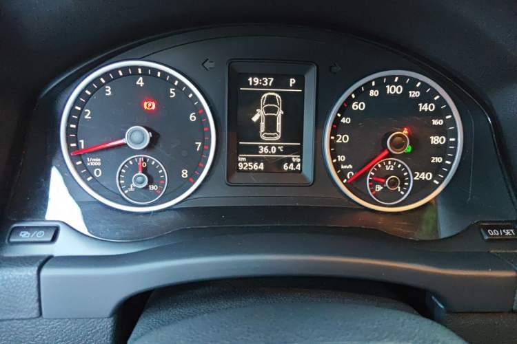 Used Volkswagen Tiguan 2013 1.8 TSI Automatic Two-Wheel Drive Comfort Edition Odometer Close Up