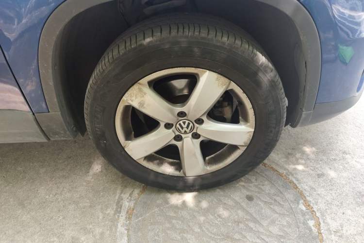 Used Volkswagen Tiguan 2013 1.8 TSI Automatic Two-Wheel Drive Comfort Edition Right Front Wheel Hub