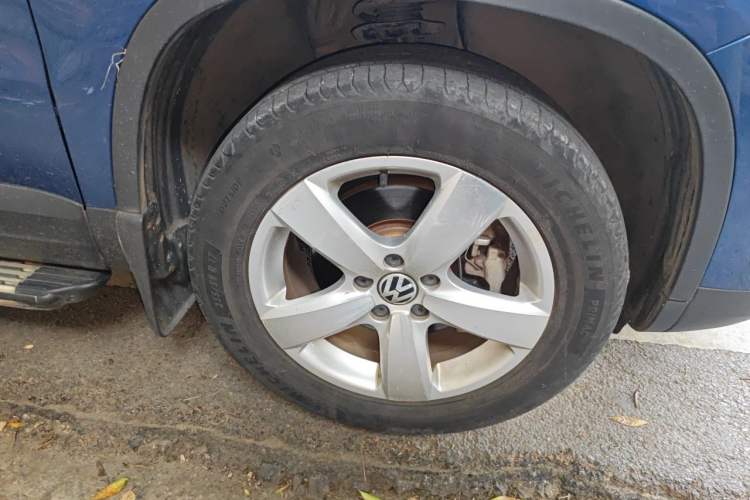 Used Volkswagen Tiguan 2013 1.8 TSI Automatic Two-Wheel Drive Comfort Edition Right Front Wheel Hub
