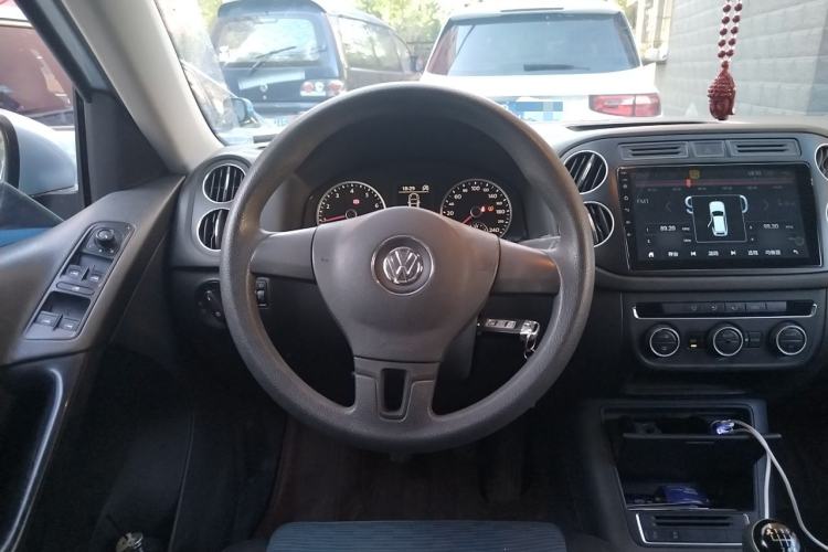 Used Volkswagen Tiguan 2013 1.4 TSI Manual Two-Wheel Drive BlueMotion Edition Steering Wheel